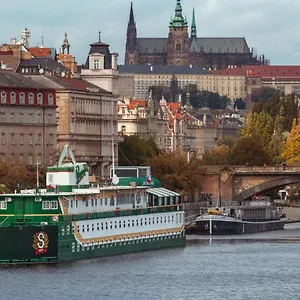 Hotel na wodzie Admiral