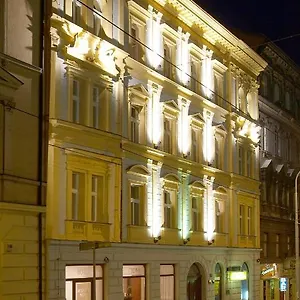 hotel-patio-prague.praguehotelsweb.com/